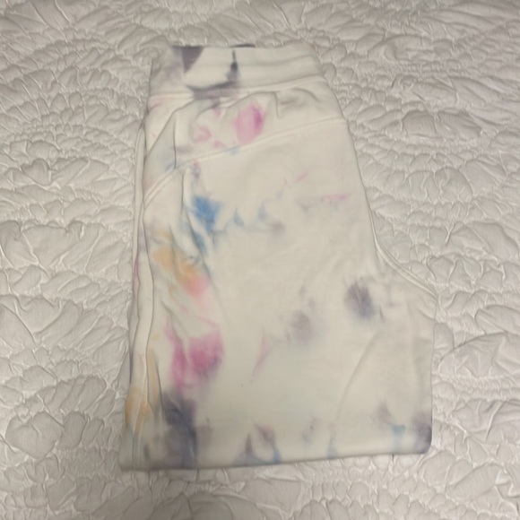 Lululemon limited edition scuba high rise jogger, like new, worn once, size 8 - Picture 9 of 13